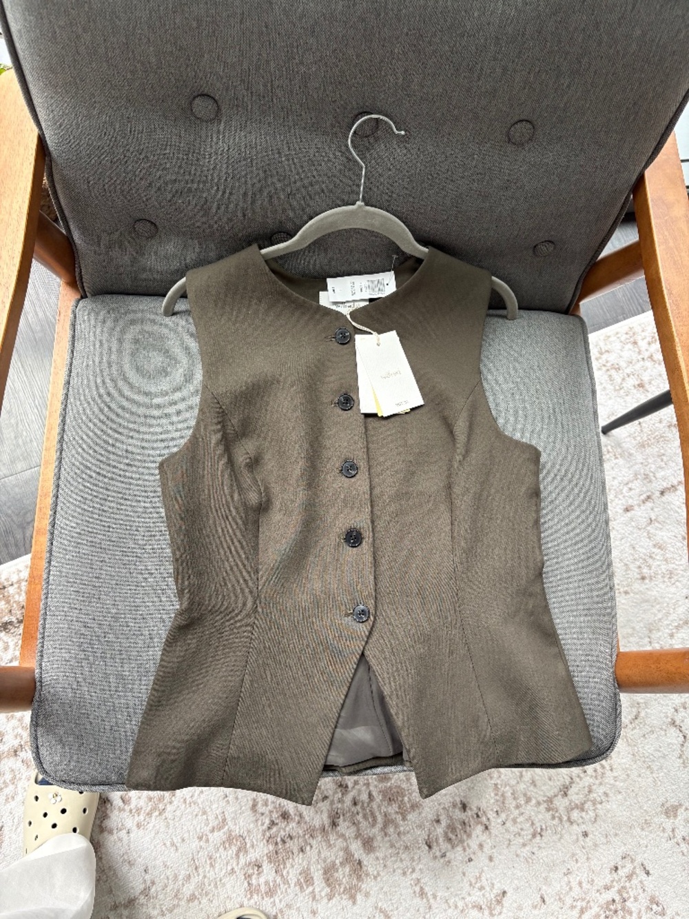 Aritzia Olive Green Sleeveless Button Front Vest